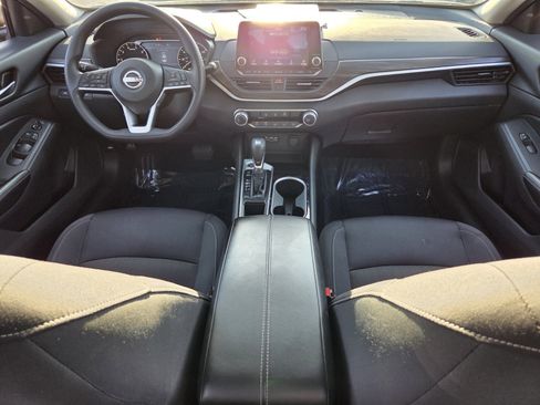 Used 2024 Nissan Altima 2.5 SV image 13