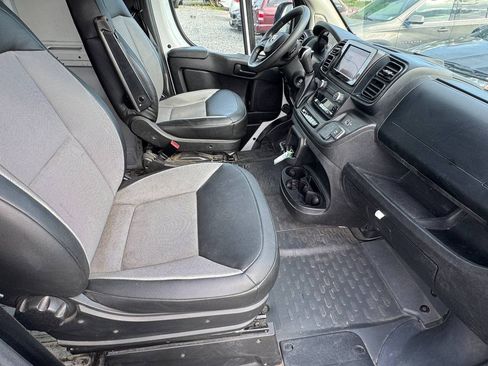 Used 2024 RAM ProMaster 2500 w/ Convenience Group FWD image 14