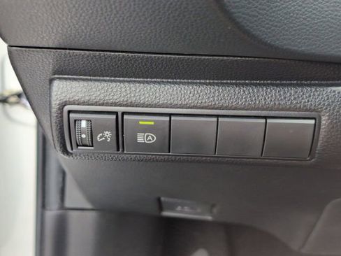 Used 2022 Toyota Corolla LE FWD image 30