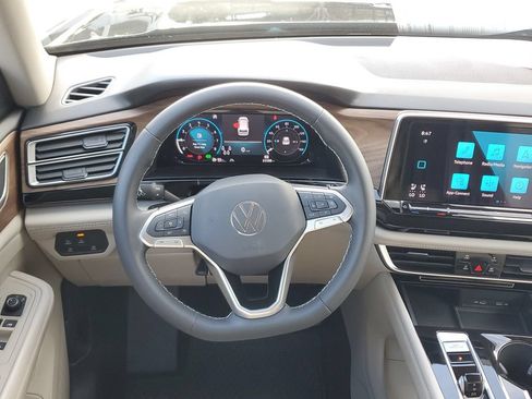 Certified 2024 Volkswagen Atlas SE FWD image 20