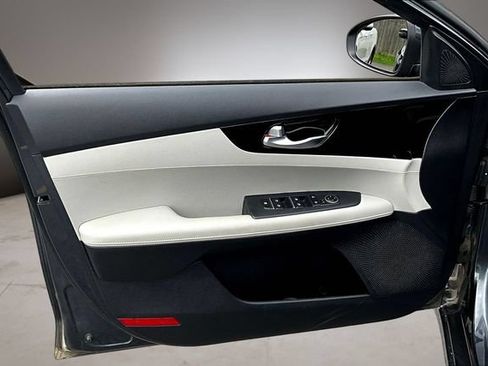 Used 2020 Kia Forte EX FWD image 20