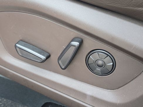 Used 2023 Ford Explorer King Ranch w/ Premium Technology Package image 12