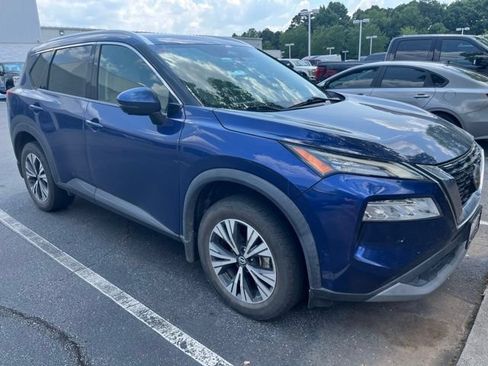 Used 2021 Nissan Rogue SV w/ Premium Package FWD image 2