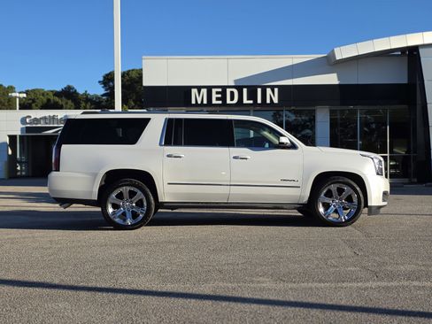 Used 2019 GMC Yukon XL Denali w/ Open Road Package image 8