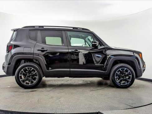 Used 2023 Jeep Renegade Latitude image 9