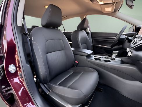 Certified 2025 Nissan Altima 2.5 SV FWD image 21
