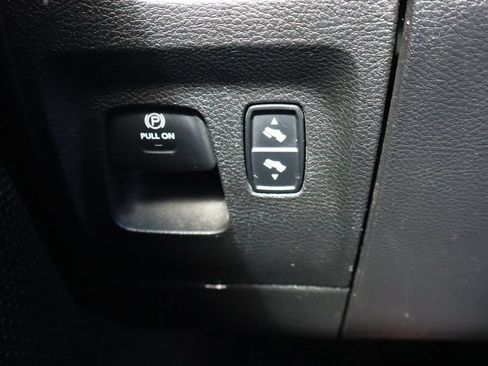 Used 2020 RAM 1500 Big Horn AWD/4WD image 17
