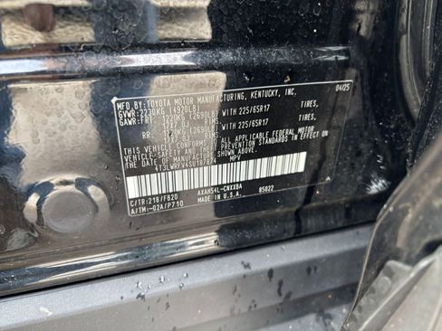 Used 2025 Toyota RAV4 LE image 28