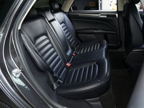 Used 2019 Ford Fusion SEL image 17