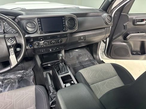 Used 2022 Toyota Tacoma TRD Sport image 20