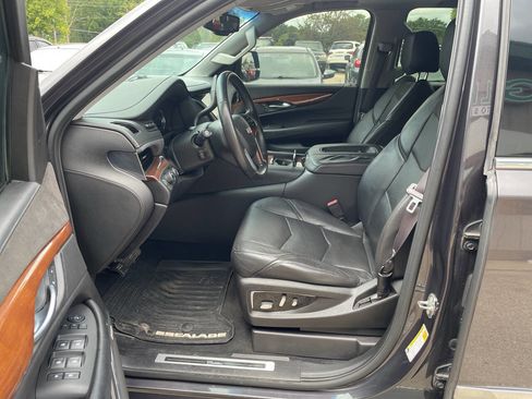 Used 2016 Cadillac Escalade Luxury image 9