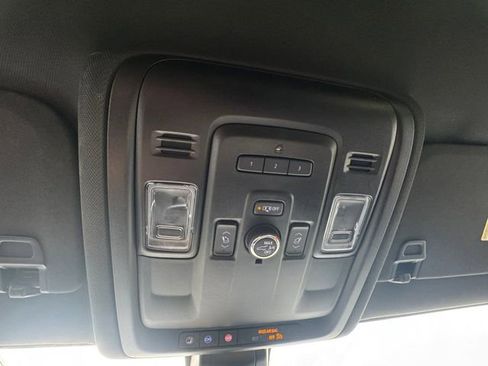 Used 2021 Chevrolet Tahoe Z71 w/ Luxury Package image 25