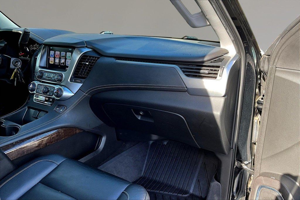 Used 2017 Chevrolet Suburban LT AWD/4WD image 24
