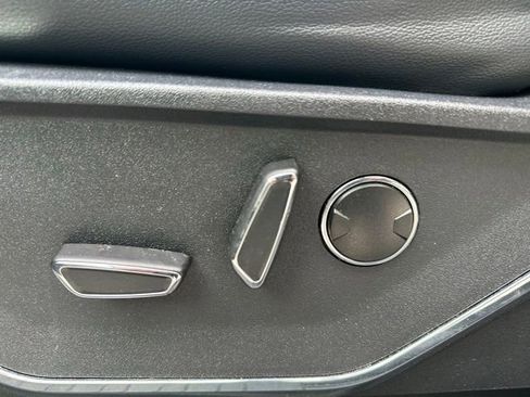 Used 2023 Ford F150 Lariat w/ Equipment Group 502A High image 30