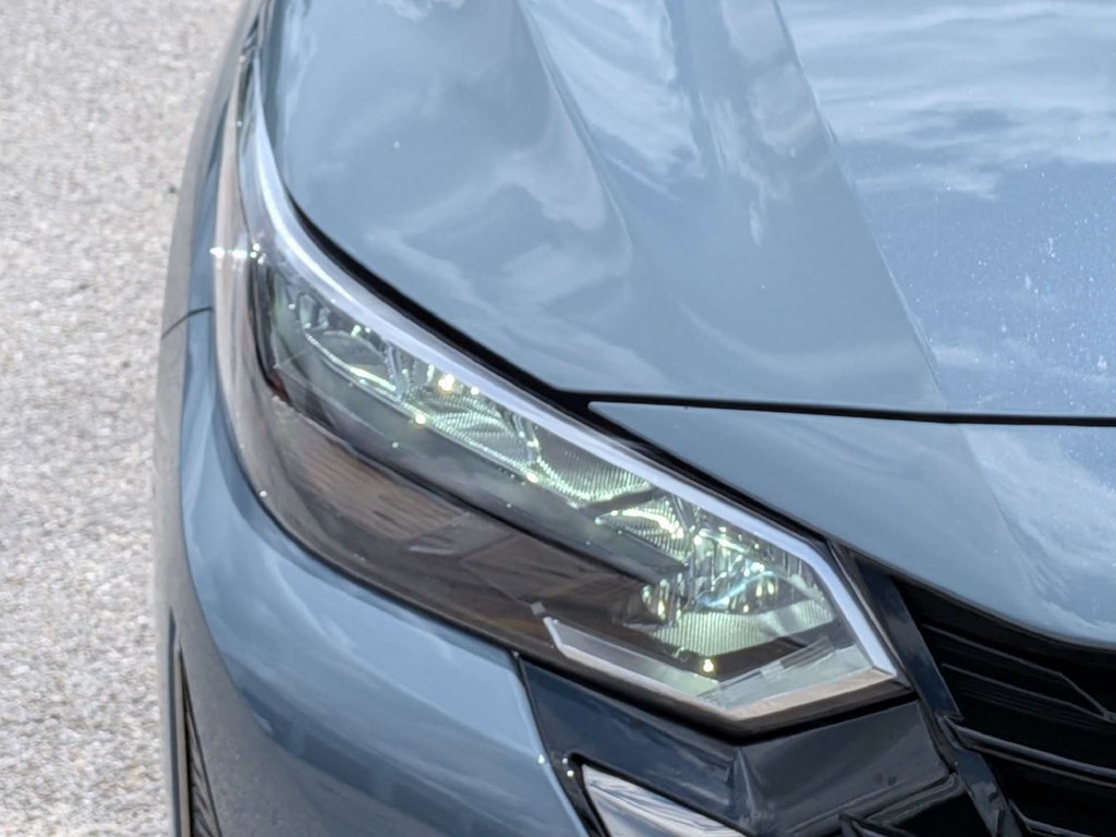 Used 2025 Nissan Sentra SR w/ SR Premium Package FWD image 9