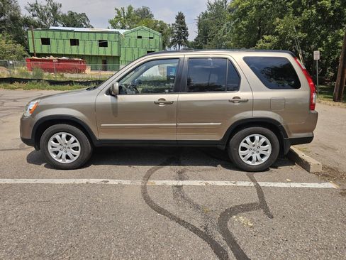 Used 2005 Honda CR-V EX image 2