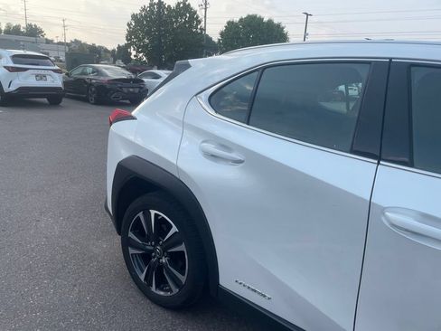 Used 2019 Lexus UX 250h w/ Premium Package AWD/4WD image 36
