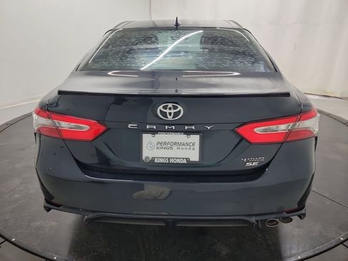 Used 2019 Toyota Camry SE image 8