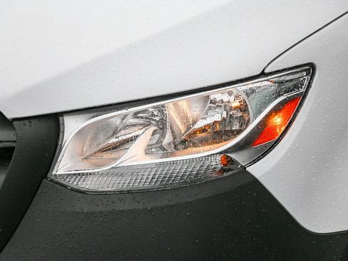 New 2024 Mercedes-Benz eSprinter 170 Cargo image 8