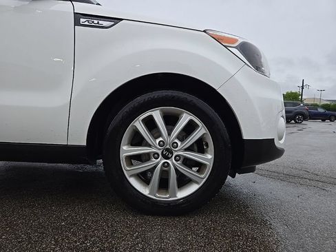 Used 2018 Kia Soul + FWD image 10