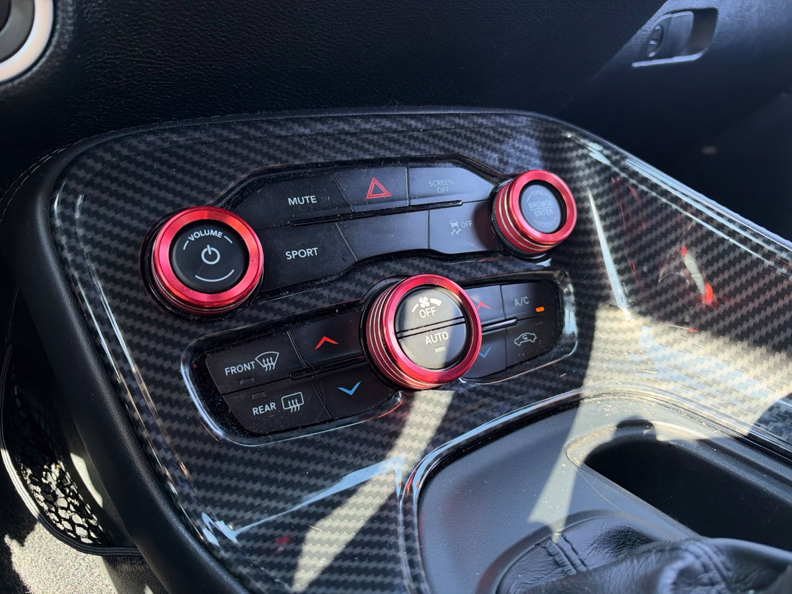 Used 2019 Dodge Challenger SXT RWD image 10