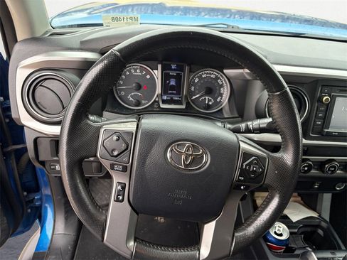 Used 2017 Toyota Tacoma SR5 image 12