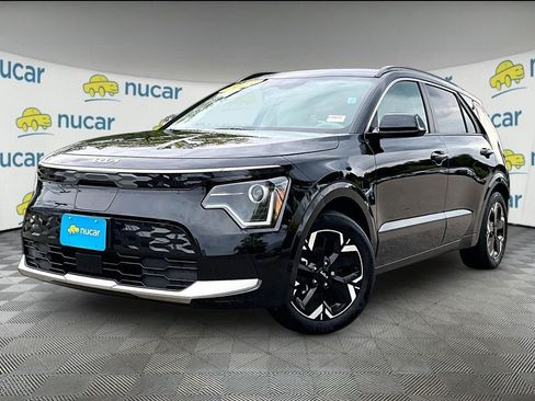 Used 2023 Kia Niro Wind w/ Wind Preserve Package FWD image 3