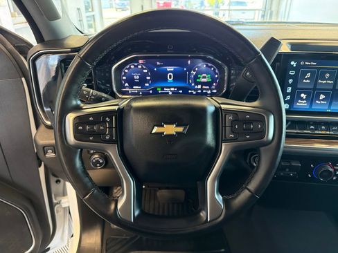 Used 2024 Chevrolet Silverado 1500 LT w/ Z71 Off-Road Package AWD/4WD image 18