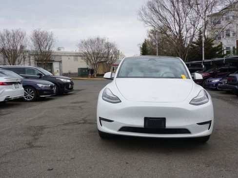 Used 2020 Tesla Model Y Long Range image 2
