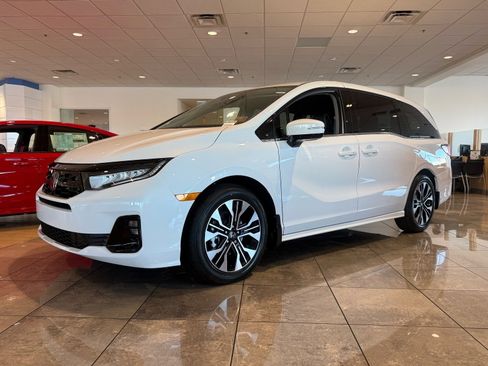 New 2026 Honda Odyssey Elite image 2