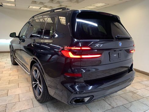 Used 2024 BMW X7 xDrive40i w/ M Sport Package AWD/4WD image 11