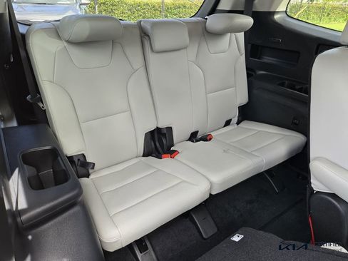 Certified 2024 Kia Telluride EX w/ EX Captain's Chair Package image 15