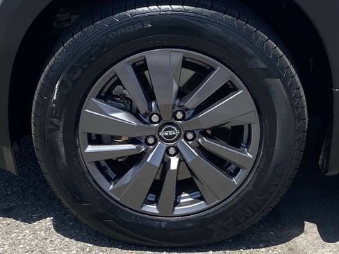 Certified 2024 Nissan Pathfinder SV FWD image 8