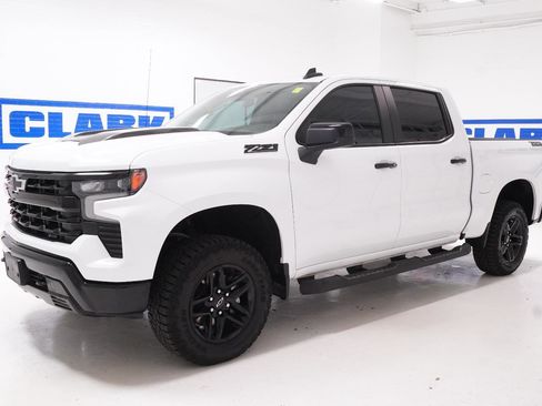 Used 2025 Chevrolet Silverado 1500 LT Trail Boss w/ Convenience Package II AWD/4WD image 8