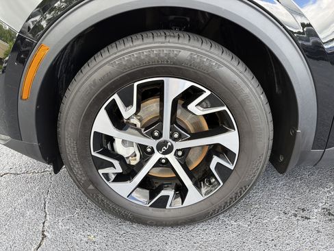 Used 2024 Kia Sportage EX FWD image 9