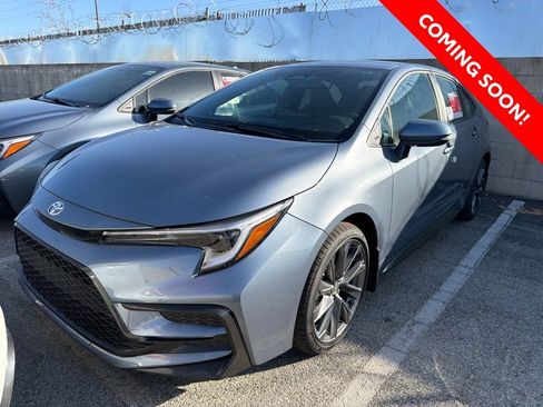 Used 2026 Toyota Corolla SE FWD image 3