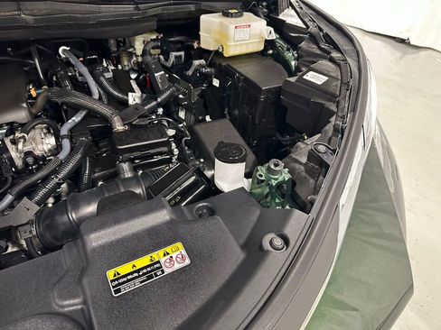 Used 2025 Toyota Sienna LE image 72