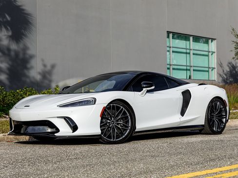 Used 2025 McLaren GTS image 2