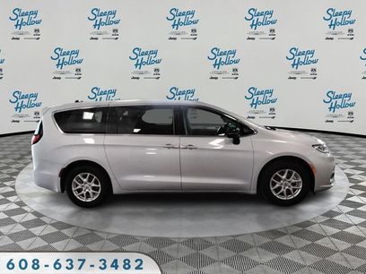 Used 2024 Chrysler Pacifica Touring-L