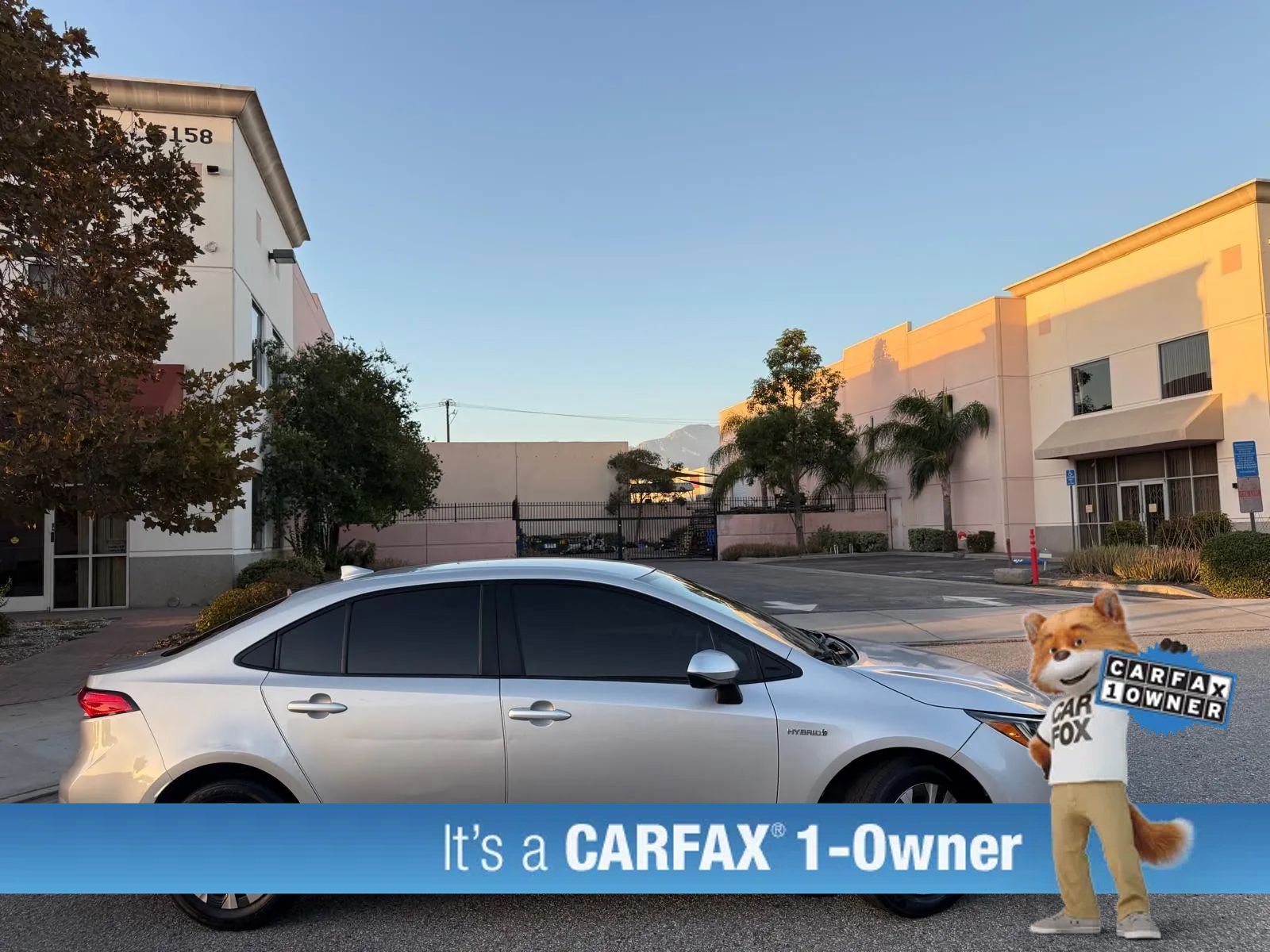 Used 2021 Toyota Corolla LE w/ Carpet Mat Package (TMS) FWD image 4