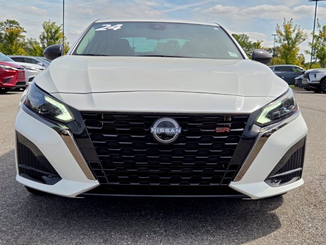 Used 2024 Nissan Altima 2.5 SR w/ SR Premium Package FWD image 8