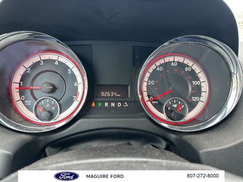 Used 2017 Dodge Grand Caravan SXT image 17