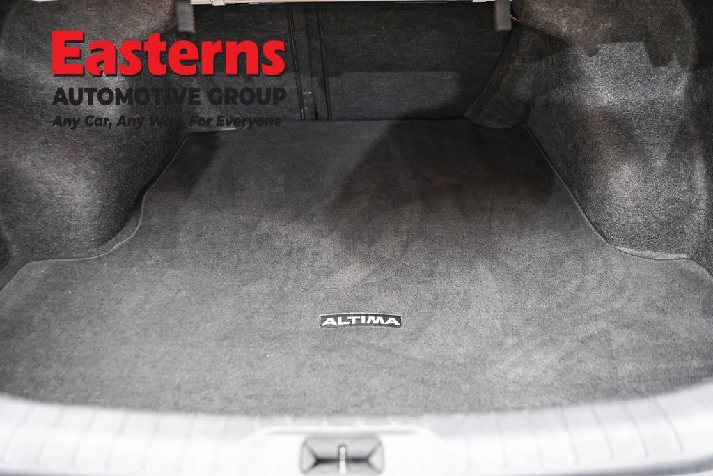 Used 2025 Nissan Altima 2.5 SV FWD image 9