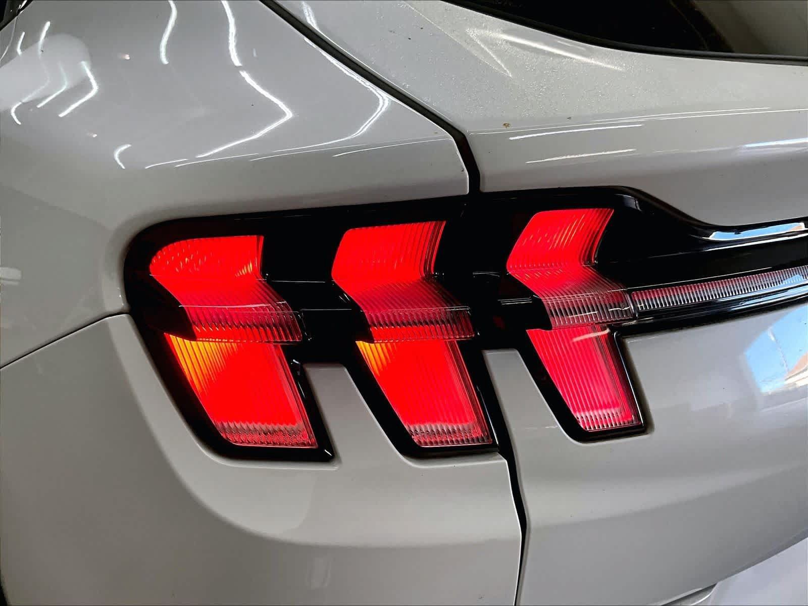 Used 2022 Ford Mustang Mach-E Select AWD/4WD image 31