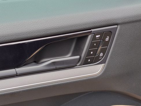 Certified 2026 Porsche Cayenne Coupe AWD/4WD image 24