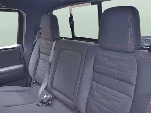 Used 2023 Nissan Frontier 4x4 Crew Cab image 17
