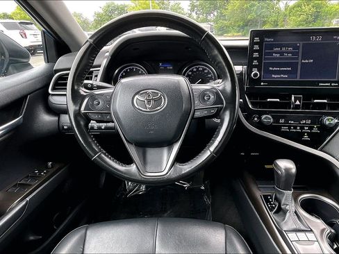 Used 2023 Toyota Camry SE w/ Cold Weather Package FWD image 5