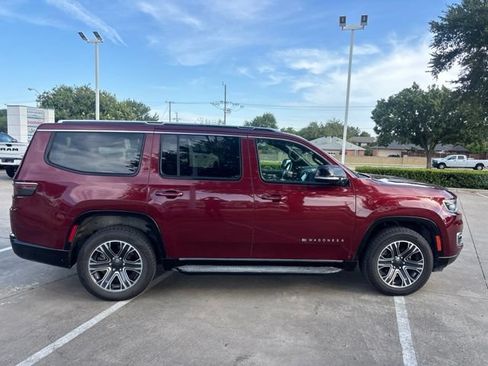 Used 2024 Jeep Wagoneer Series II w/ Flexible Seating Group AWD/4WD image 4