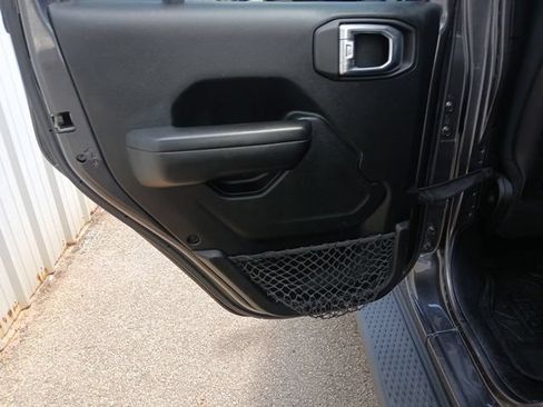 Used 2021 Jeep Gladiator Mojave AWD/4WD image 31