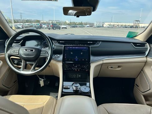 Used 2021 Jeep Grand Cherokee L Limited w/ Luxury Tech Group II image 20